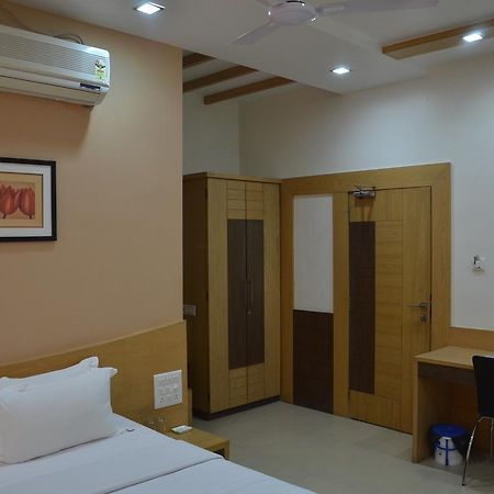Baramati Club Hotel Exterior foto