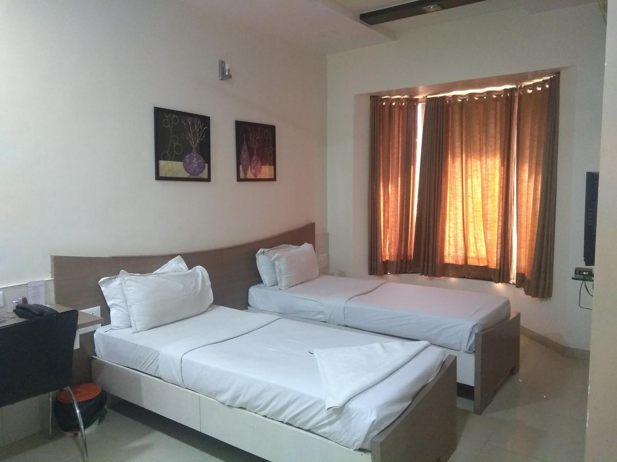 Baramati Club Hotel Exterior foto